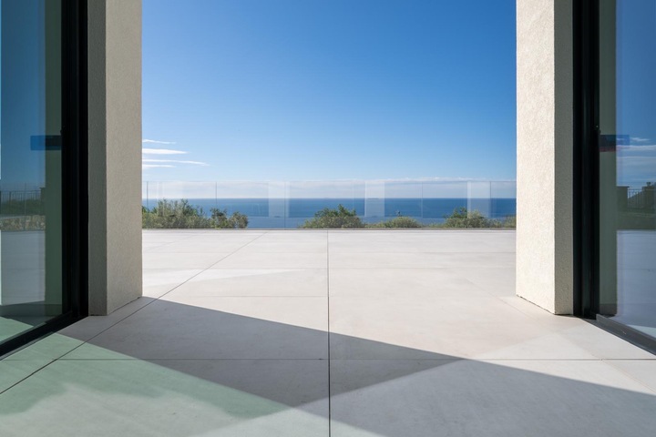 The new sublime project of Eterno Ivica overlooking the Ligurian coast